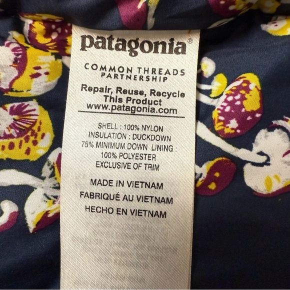 Patagonia W's Bivy Down Puffer Hooded Vest Size Small Mushroom Print Gorpcore - Picture 11 of 15